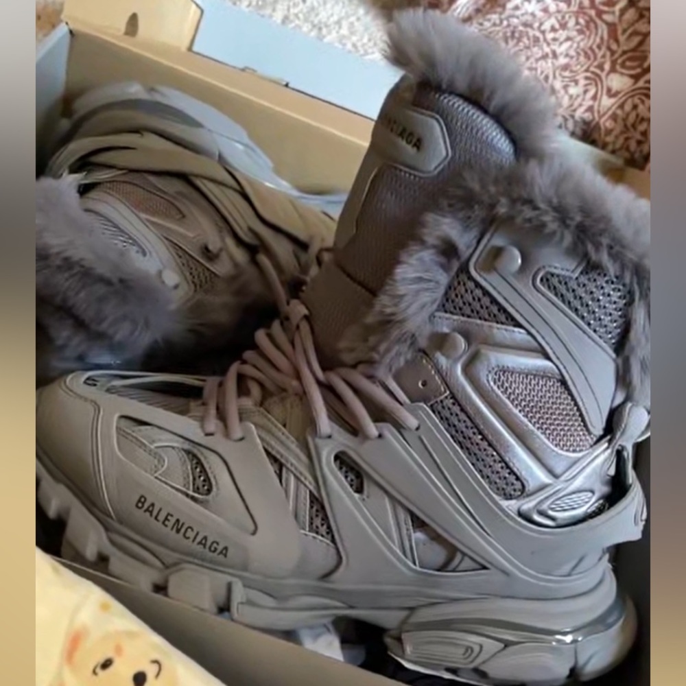 COPY - Men’s track hike faux fur-lined high top Balenciaga sneakers